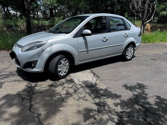 FORD FIESTA 1.6 ROCAM SEDAN 8V FLEX 4P MANUAL
